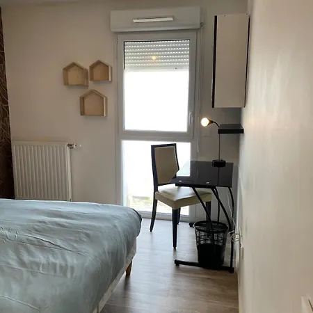 Pmr 2 Avec Parking, Proche Tram Appartement *