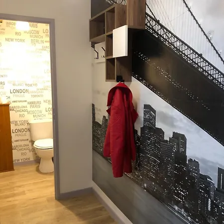 2 Bedrooms For 5 With Parking - Near Tram