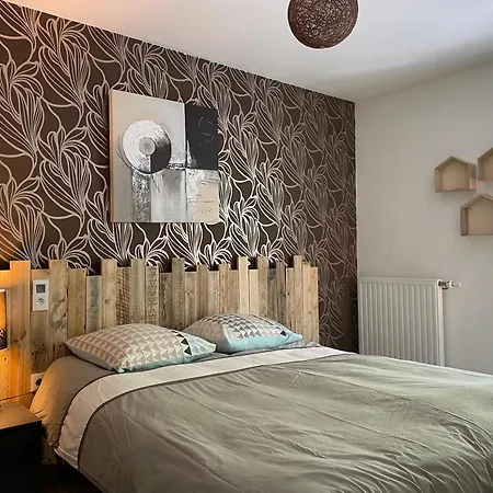 Pmr 2 Avec Parking, Proche Tram Angers