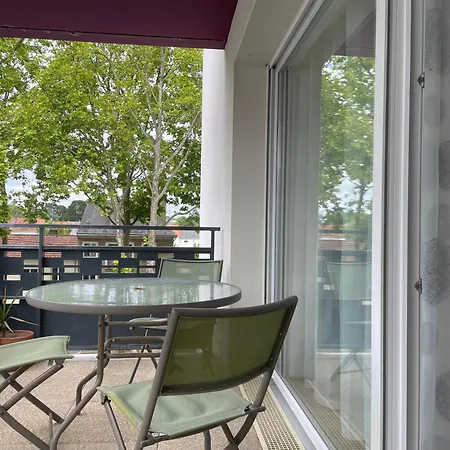 Pmr 2 Avec Parking, Proche Tram * Angers