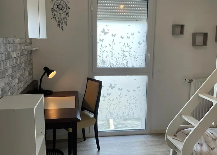 2 Bedrooms For 5 With Parking - Near Tram Daire Angers