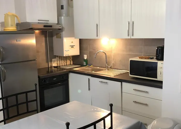 2 Bedrooms For 5 With Parking - Near Tram 昂热